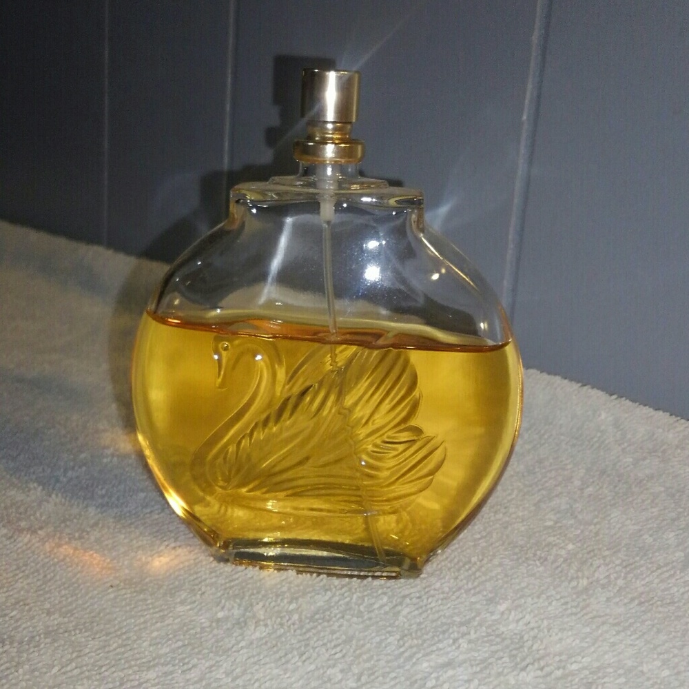 Gloria Vanderbilt fragrance